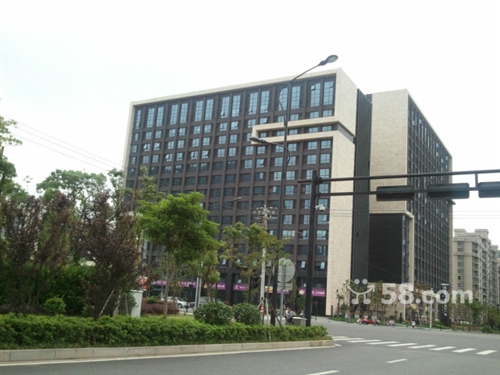 普陀东港海天国际商务办公楼，海景房，165平，有车位，7楼。 