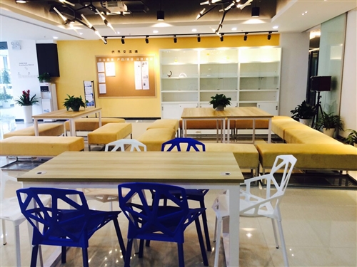 创富港下城网点大办公室出租，户型方正 可注册迁址解异常