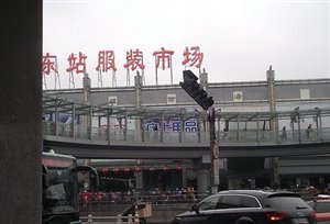 东站服装市场2楼旺铺转让7㎡-30㎡