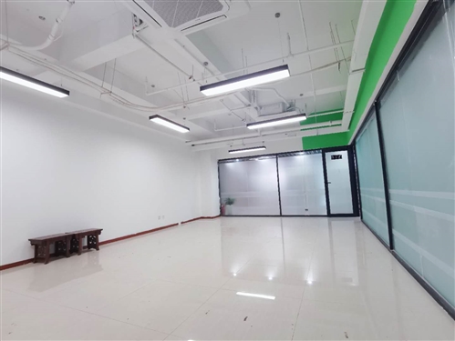 创新中国产业园84方办公室招租，破冰价随时看房