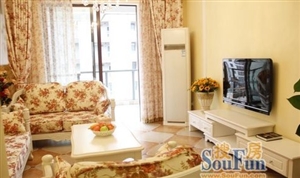 北湖绿洲花园81方客厅